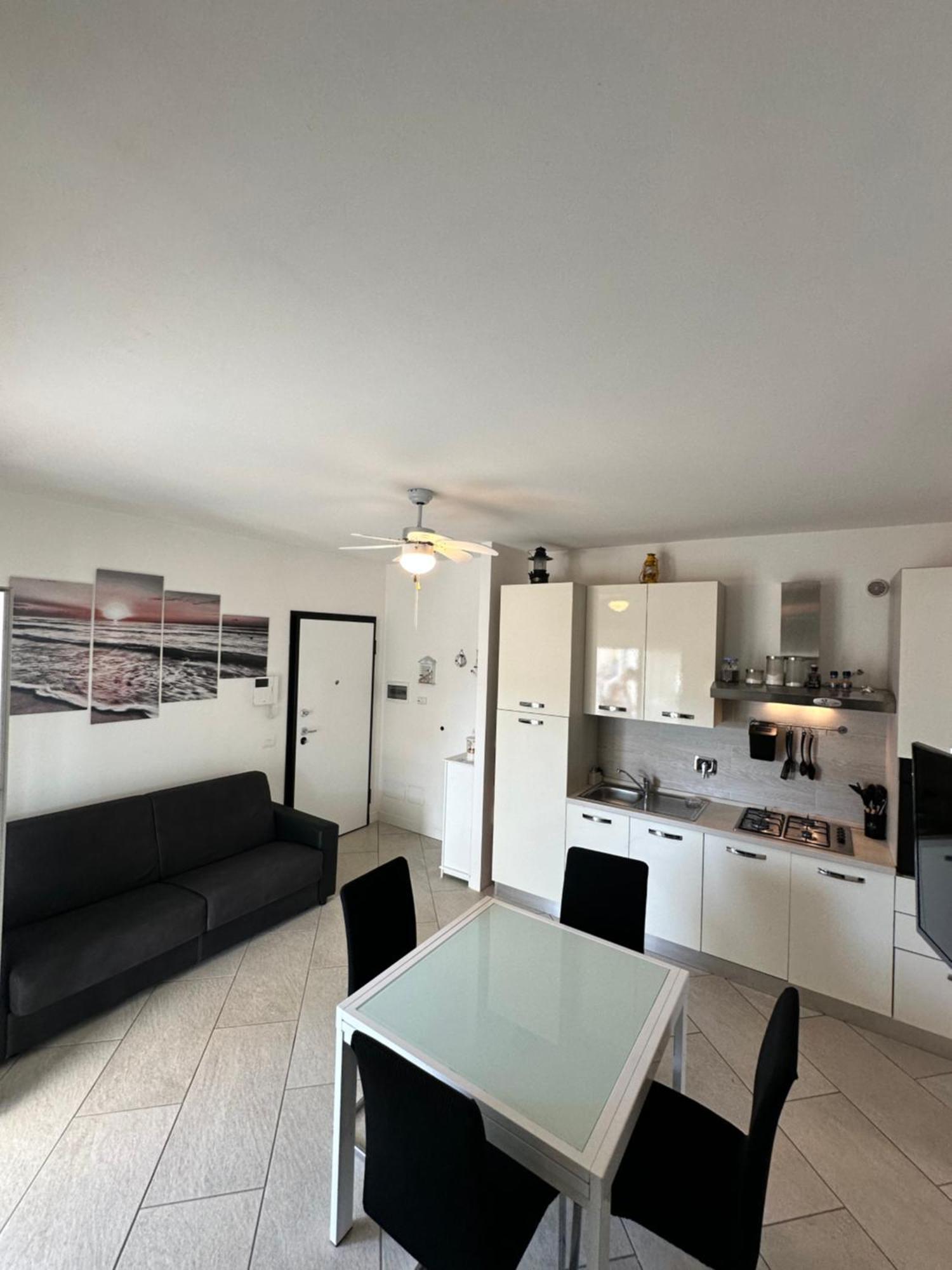 Un Passo Dal Mare Apartment Nettuno Exterior photo